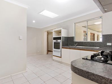125 Rae Rd, Safety Bay WA 6169