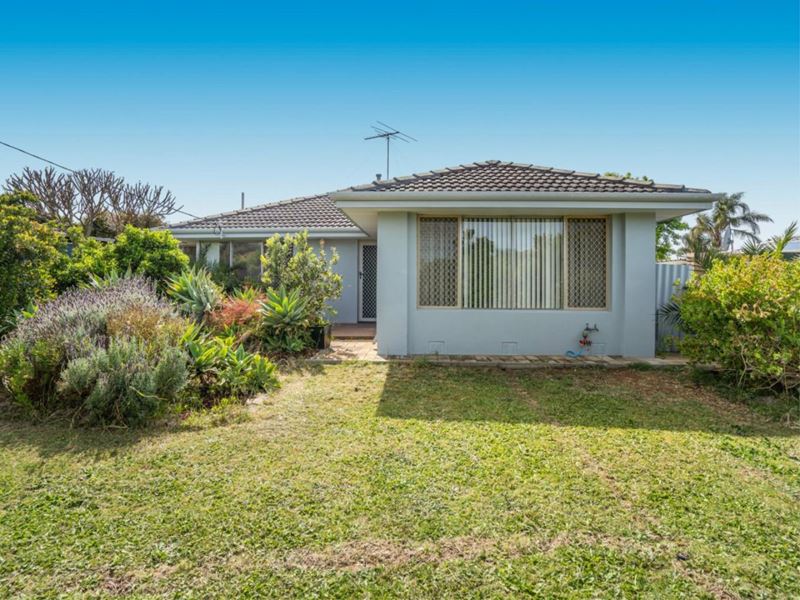 8 Pudney Place, Orelia WA 6167