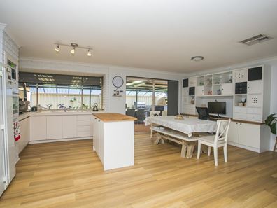11 Eureka Place, Seville Grove WA 6112