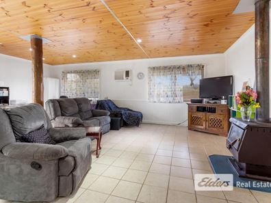 15 Coombes Street, Collie WA 6225