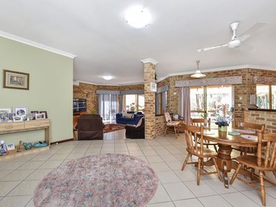218 Wandoo Drive, Baldivis WA 6171