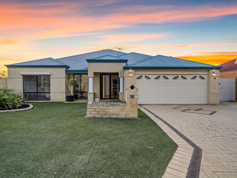 16 Oaktree Drive, Greenwood