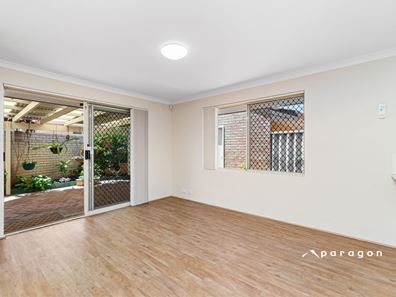 7/3 Ravenswood Drive, Nollamara WA 6061