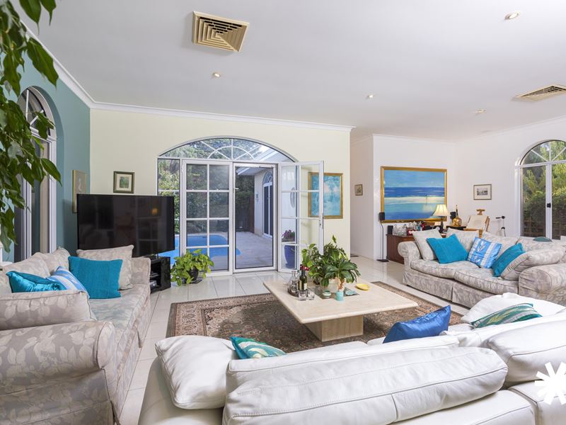 61b Alderley Square, Wilson