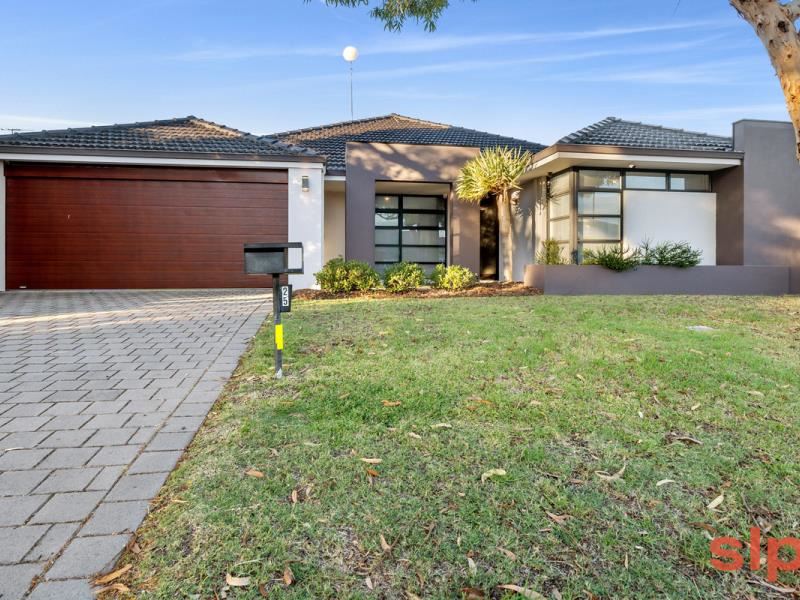 25 Sundowner Meander, Banksia Grove