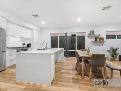 12 Preston Drive, Lake Coogee WA 6166