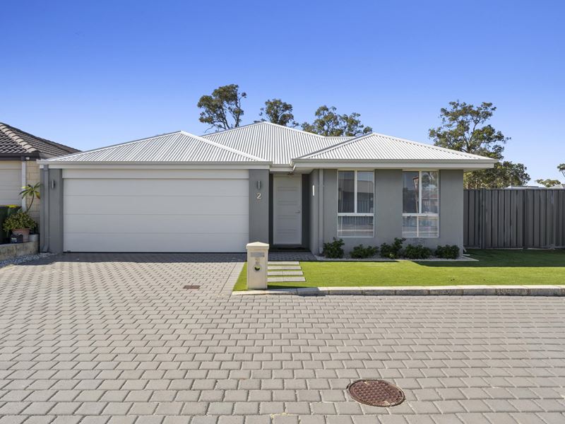 2 Blanche Crescent, Lakelands