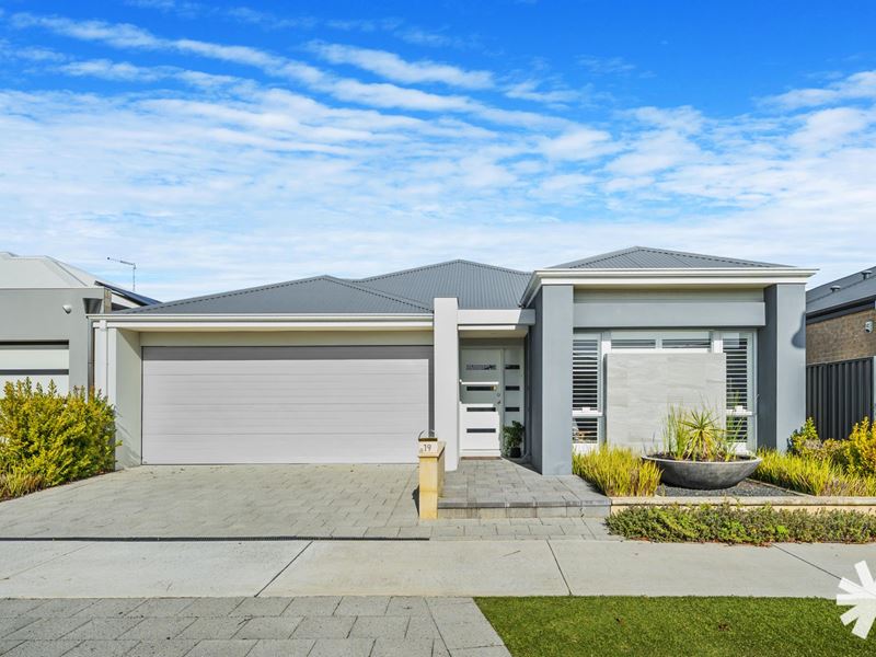 19 Cedarleaf, Treeby