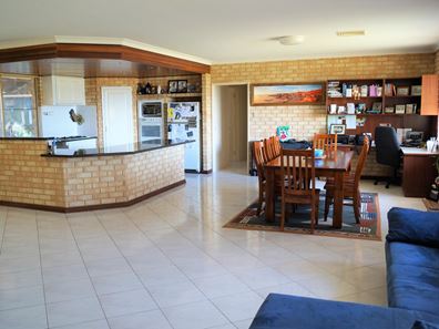 2 Craig  Way, Lancelin WA 6044