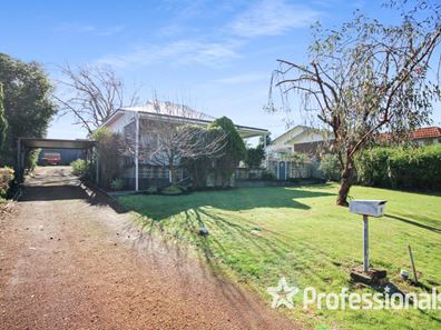 32 Roberts Street, Collie WA 6225