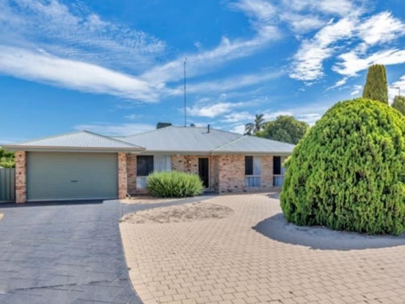 7 Inverness Drive, Meadow Springs
