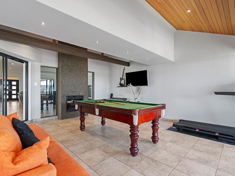10 Bonita Way, Tapping