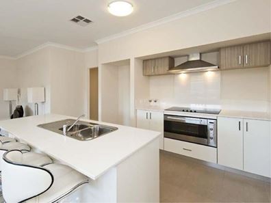 10 Placid Bend, South Yunderup WA 6208