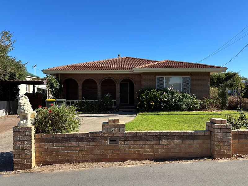 30 Britannia Street, Katanning WA 6317