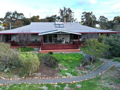 131 Geeralying Road, Dumberning WA 6312