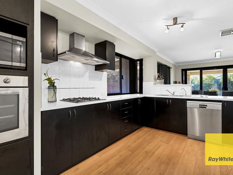 71 Towncentre Drive, Thornlie