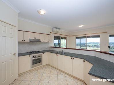 27 Crest View, Lennard Brook WA 6503