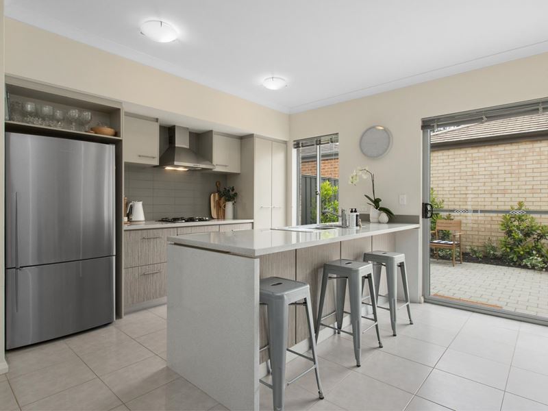 23/1 Pitta Corner, Success WA 6164