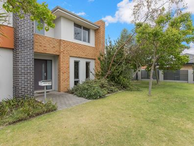 23/1 Pitta Corner, Success WA 6164