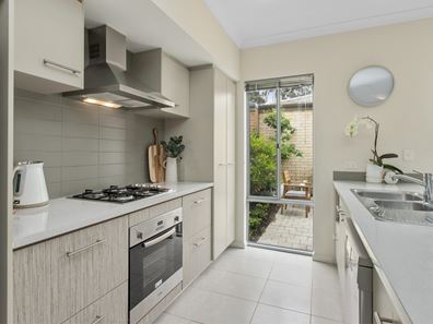 23/1 Pitta Corner, Success WA 6164