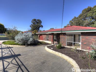 4 Wisteria Court, Forrestfield WA 6058