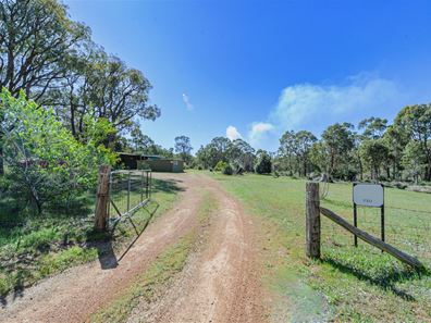 330 Reen Road, Gidgegannup WA 6083