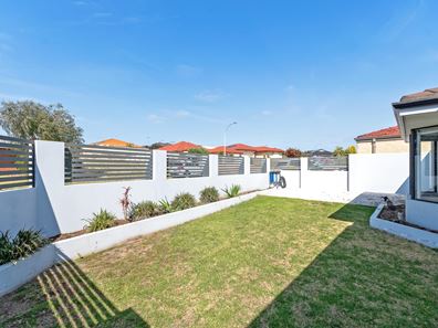 4 Prudhoe Mews, Ridgewood WA 6030