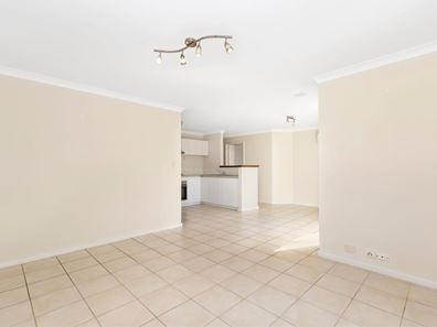 4/5 Emma Court, Currambine WA 6028