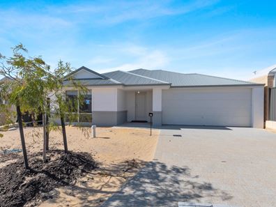 16 Clemente Road, Madora Bay WA 6210