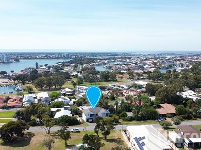 2/3 Cathryn Street, Halls Head WA 6210
