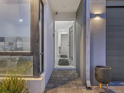 16 Bromfield Avenue, Brabham WA 6055