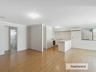 2/12 Holland Street, Gosnells WA 6110