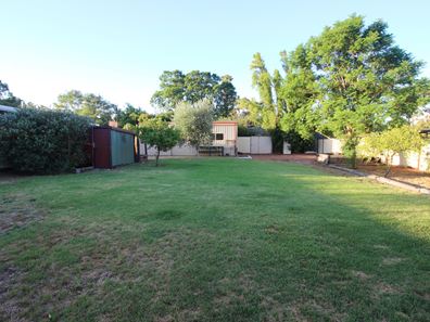 12 McLarty Street, Waroona WA 6215