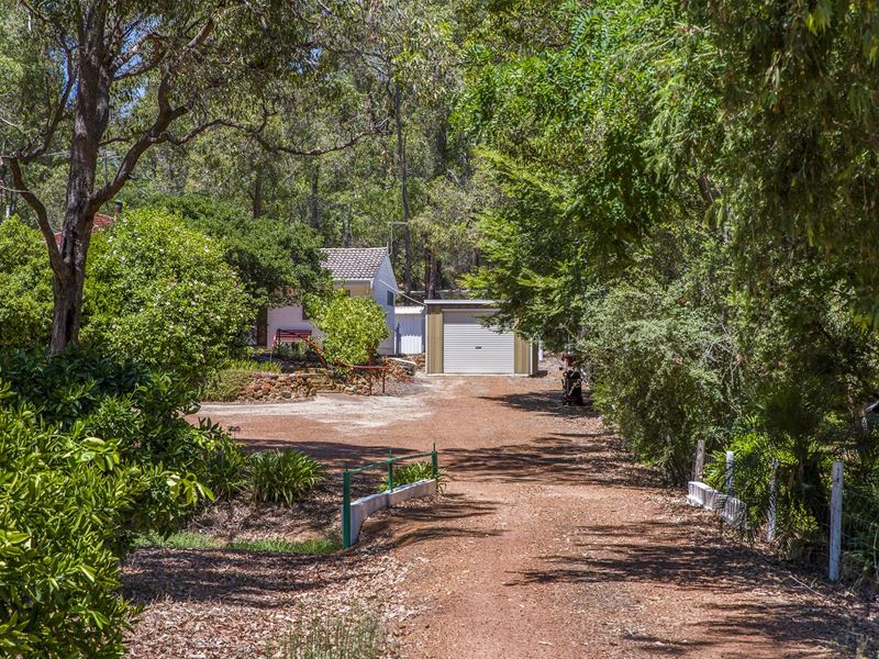 850 Walker Street, Mundaring WA 6073