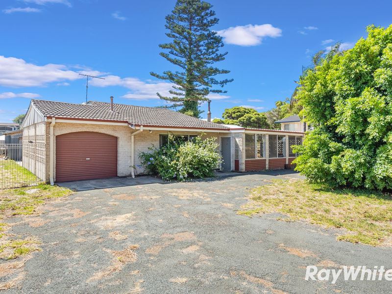 44 Janis Street, Halls Head WA 6210