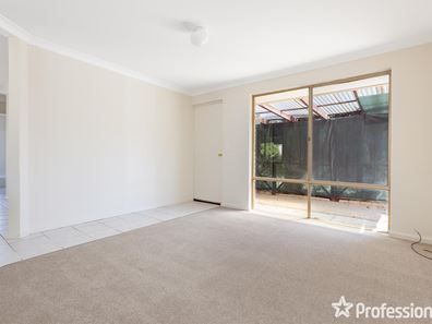 35 Bolderwood Drive, South Lake WA 6164