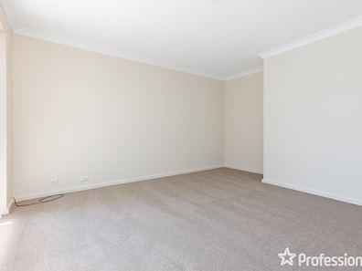 35 Bolderwood Drive, South Lake WA 6164
