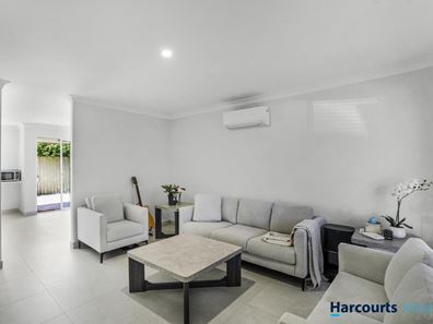 8/23 Bathurst Street, Dianella WA 6059
