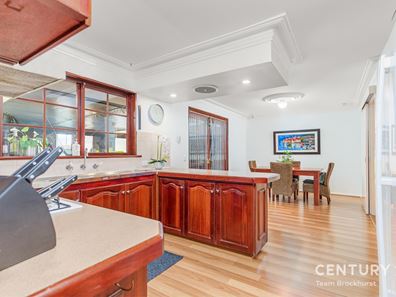33 Sutherland Drive, Thornlie WA 6108