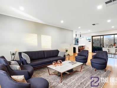 6 Nutmeg Place, Wattle Grove WA 6107