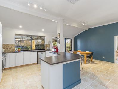 26 Voltaire Crescent, Ridgewood WA 6030