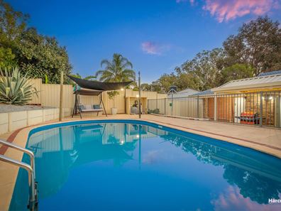 4 Deakin Court, Kelmscott WA 6111