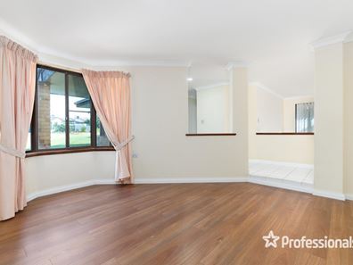 15 Lagoon Heights, Ballajura WA 6066