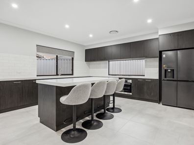 145 Monticello Parkway, Piara Waters WA 6112