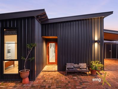 8 DADLEY STREET, Hamilton Hill WA 6163