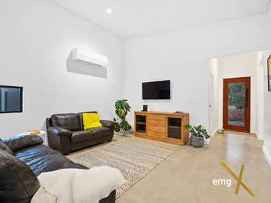 8 DADLEY STREET, Hamilton Hill WA 6163
