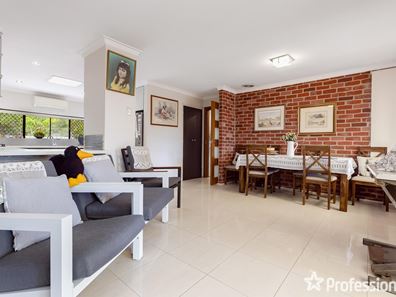 26 Romney Way, Parkwood WA 6147
