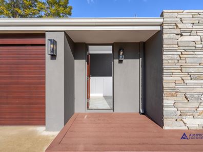 37A Rhodes Crescent, Calista WA 6167