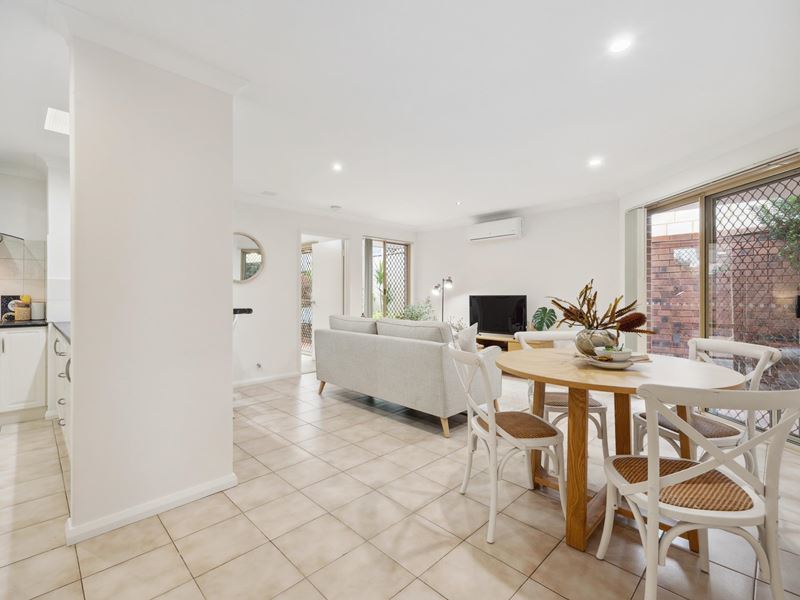 1/11 Murray Road, Palmyra WA 6157