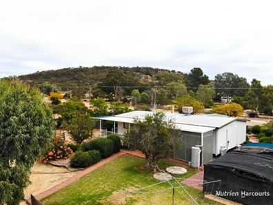 4 George Street, Kellerberrin WA 6410